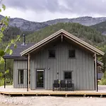 Saga 6p With Sauna Hot Tub Water View Station touristique Vradal